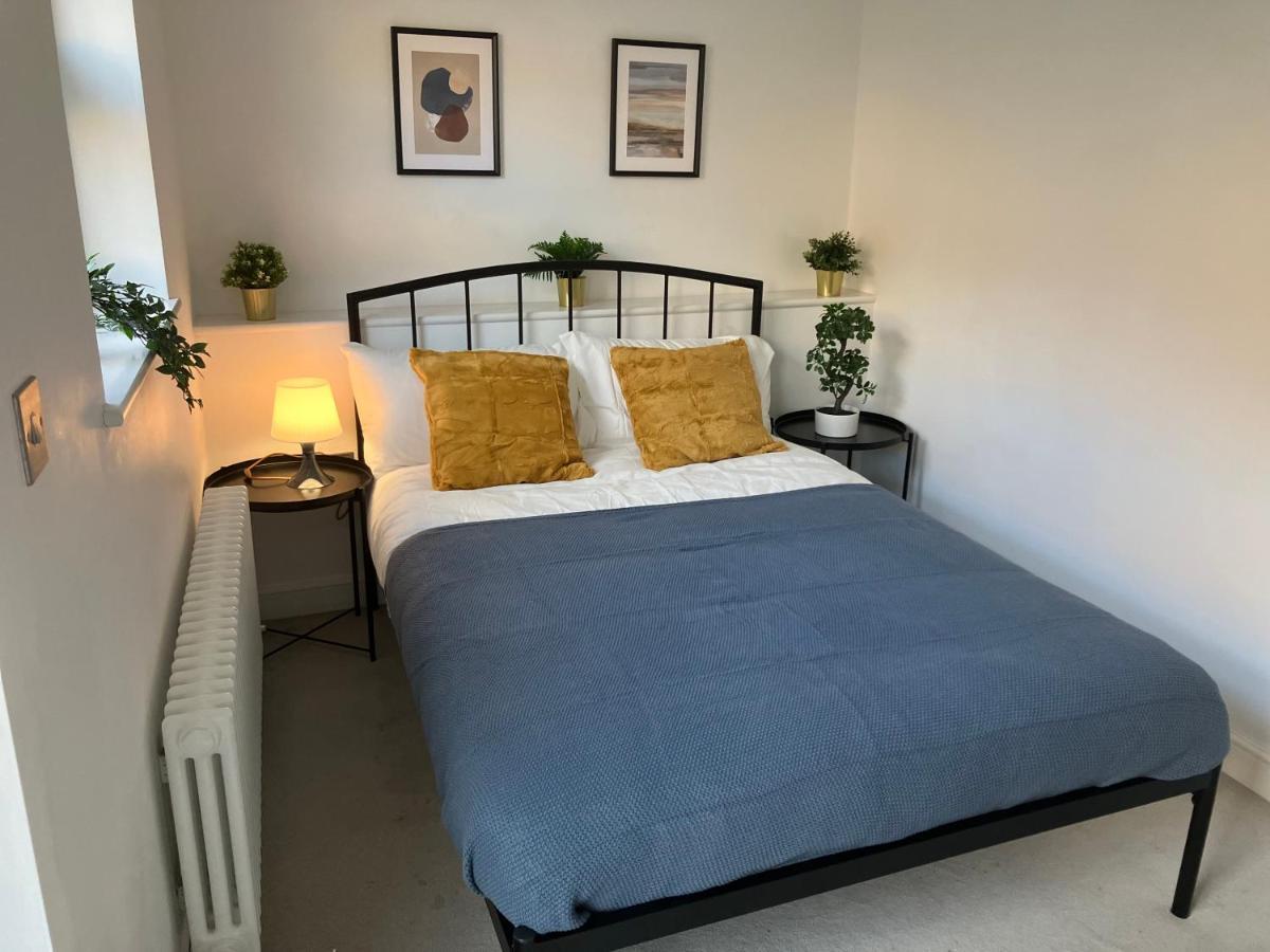 شقة Magnificent Refurbished 1 Bed Flat Few Steps To High St ! - 4 East House إبسوم المظهر الخارجي الصورة