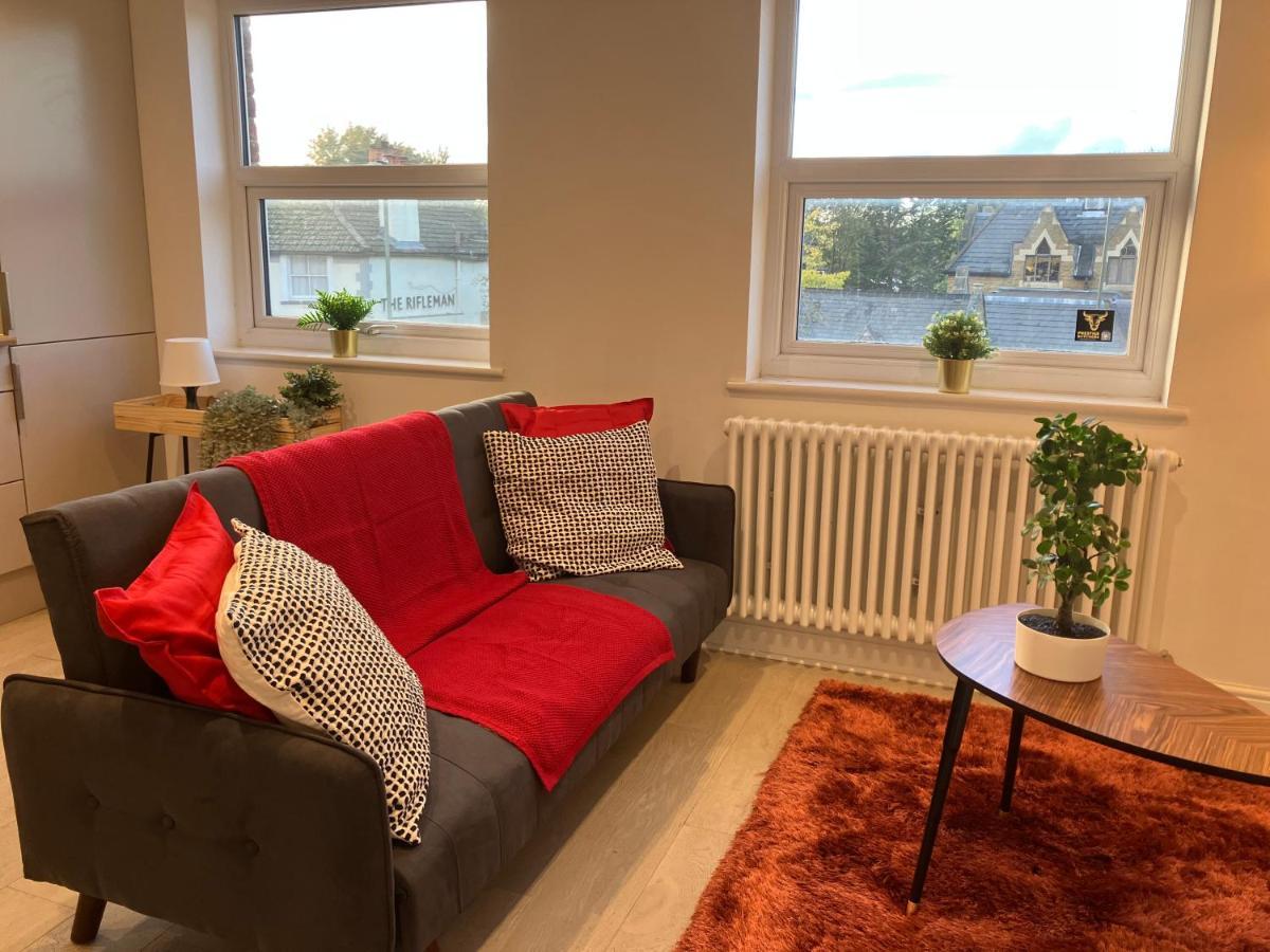 شقة Magnificent Refurbished 1 Bed Flat Few Steps To High St ! - 4 East House إبسوم المظهر الخارجي الصورة